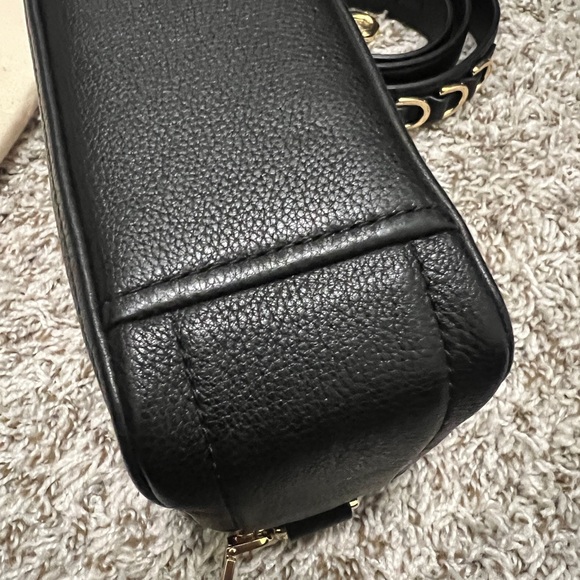 Marc Jacobs Black Leather Crossbody Bag - Picture 5 of 9